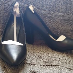 Black pointed toe heels